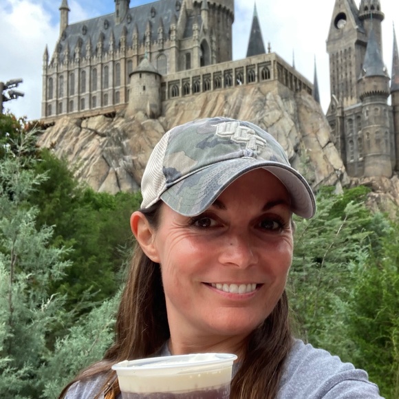 Meet your Posher, Darrah - Picture 3 of 6